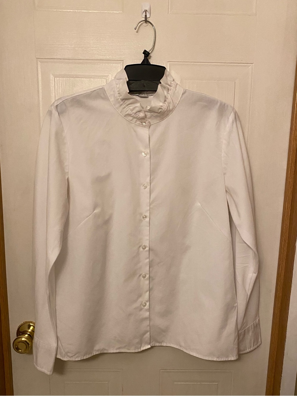 Pendleton White Ruffle Collar Button-Down Blouse - Picture 3 of 9